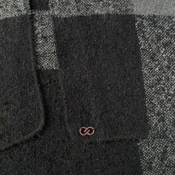 CALIA by Carrie Underwood Wrap - Picture 10 of 11